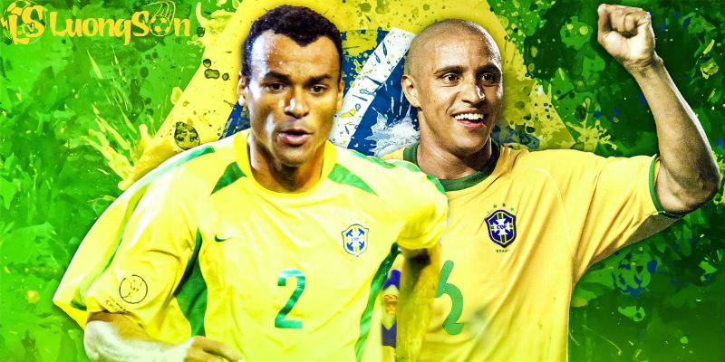 Roberto Carlos và Cafu thể hiện sự vượt trội trong cả công lẫn thủ