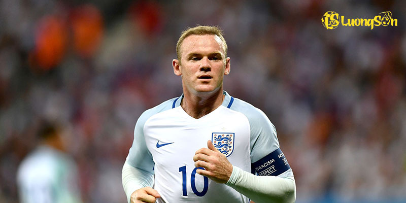 Rooney gắn bó với số 10 lâu nhất tại đội tuyển Anh