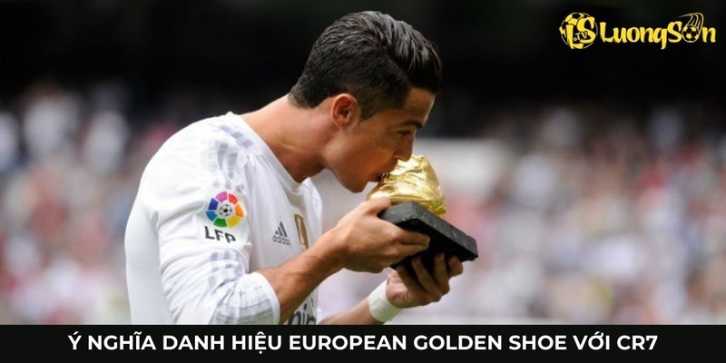 Ronaldo có bao nhiêu chiếc giày vàng trong sự nghiệp bóng đá